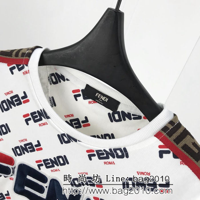 FENDI芬迪 斐樂聯名合作系列 19ss春夏新款 套頭衛衣 數碼直噴滿印圖案 胸口刺繡字母 高版本男女同款 ydi2502